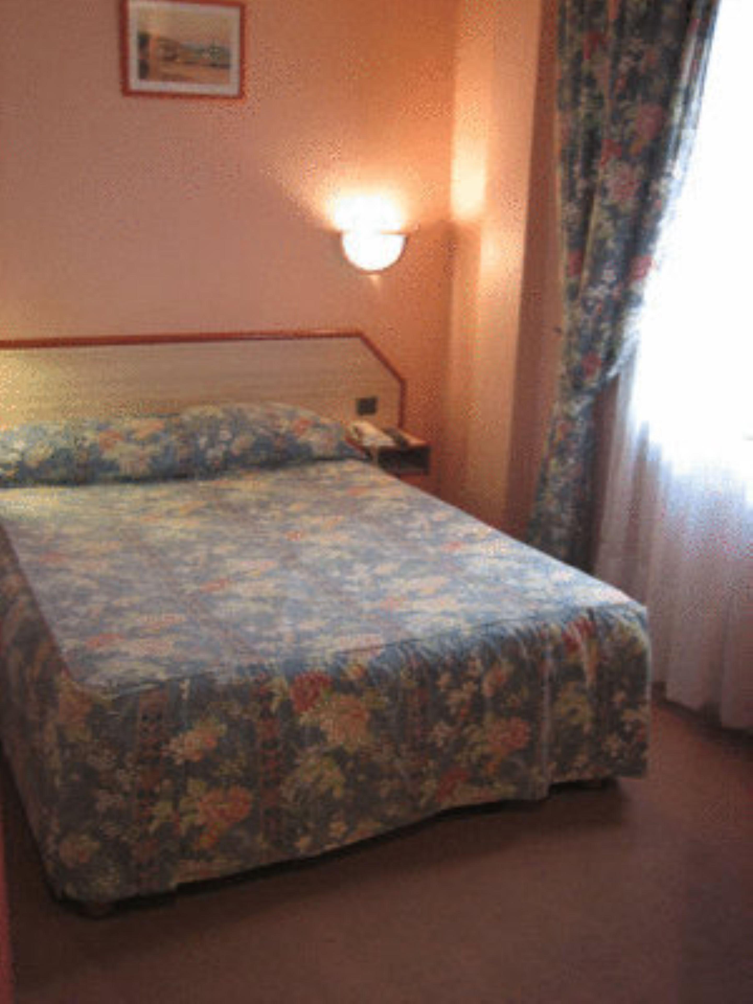 Aladin 2* Parigi